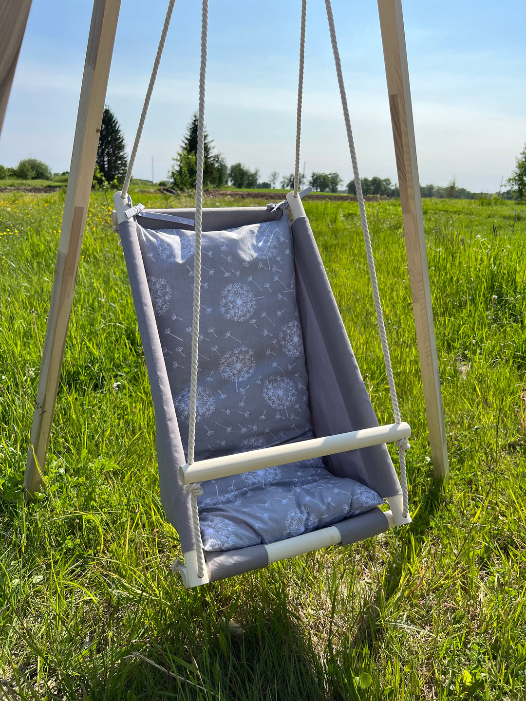 Adjustable swings with mattress