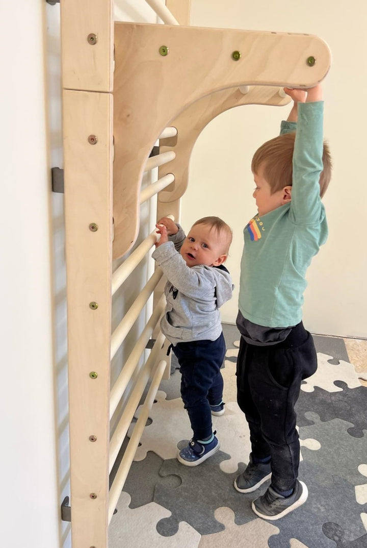 Climbing wall